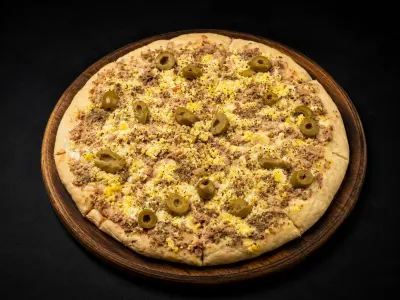 Pizza atún y huevo