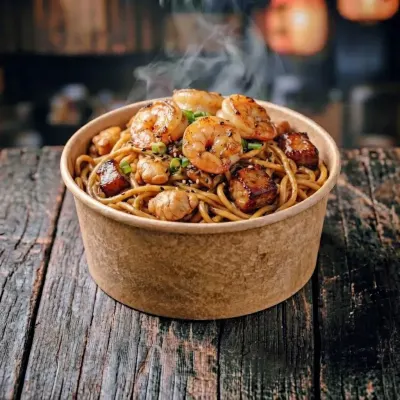 Lo Mein Mixto con Camarones