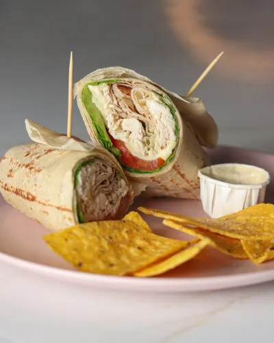 ROLLO DE POLLO/ CARNE  ( CAJA Y NACHOS )