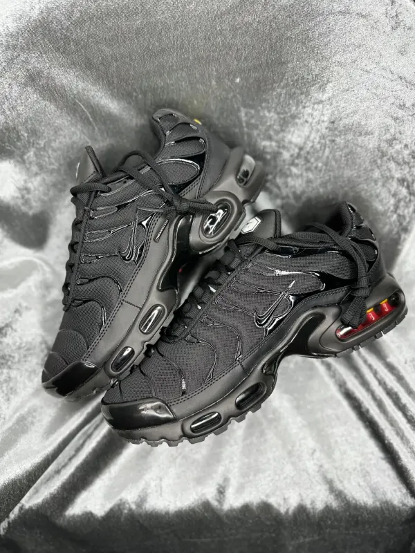 NIKE TN