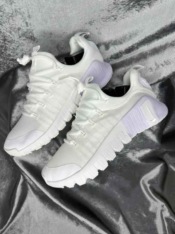 NIKE MECTON