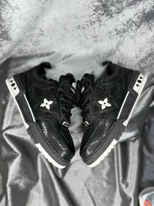 LOUIS VUITTON TRAINER