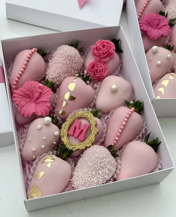 ?? Caja "Armonía de Fresas pastel" ??