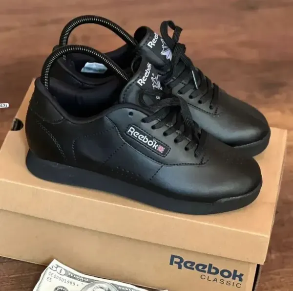 REEBOK PRINCESA NEGRA DAMA