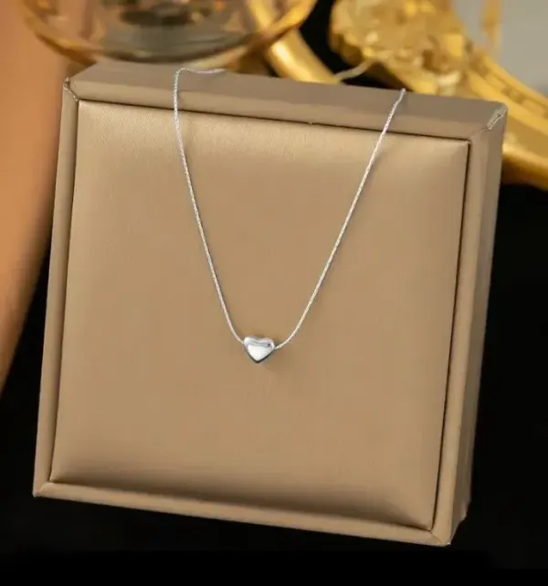 Collar Corazón Minimalista Plateado ?