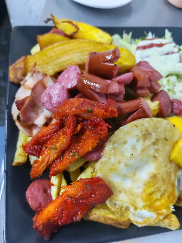 Salchipapas