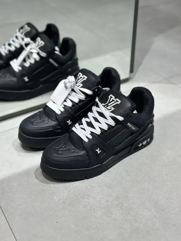 LOUIS VUITTON TRAINER MEN