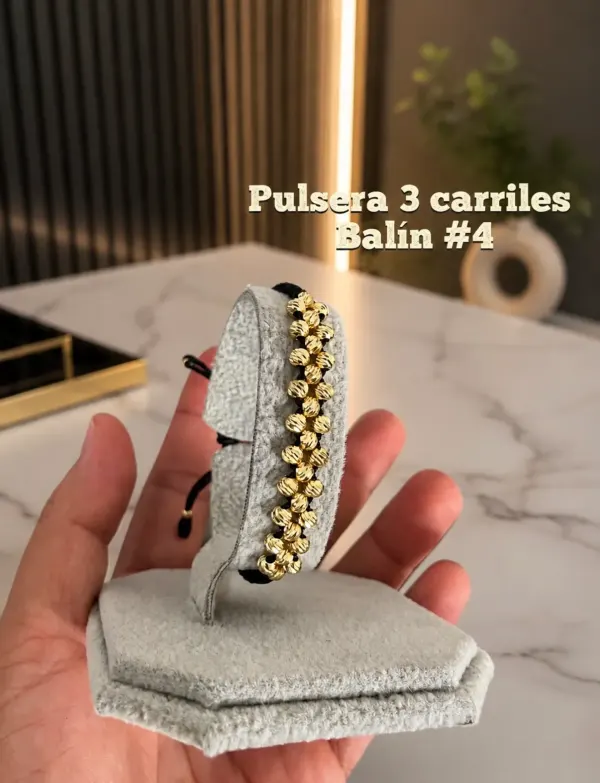 Pulsera tejida