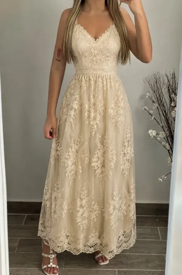 Vestido largo en encajes con forro