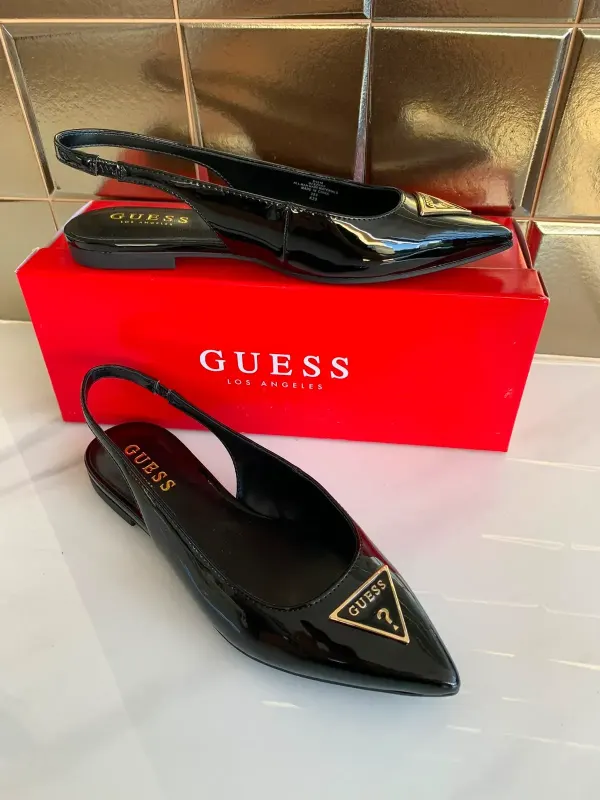 Destalonado con punta GUESS