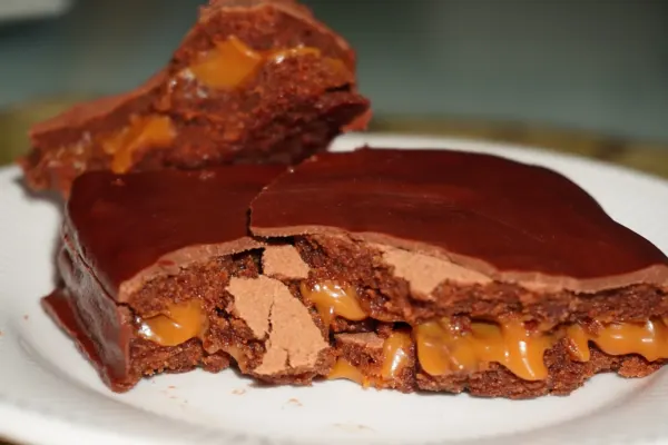Lleva 4 brownies rellenos y recibe gratis un brownie clásico