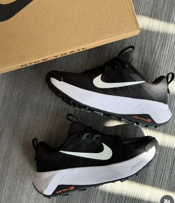 NIKE TRAIL ATC NEGRA BLANCA