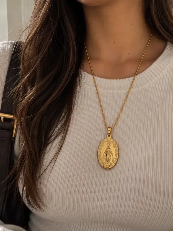 39-Collar medalla Virgen