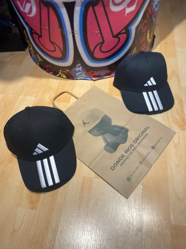 Gorra Adidas negra