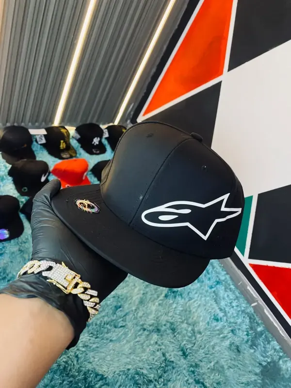GORRA HELLSTAR