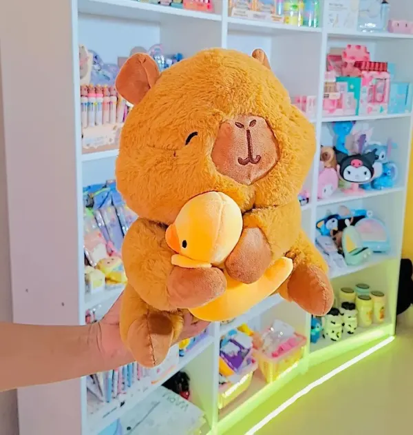 Peluche Capibara Pato