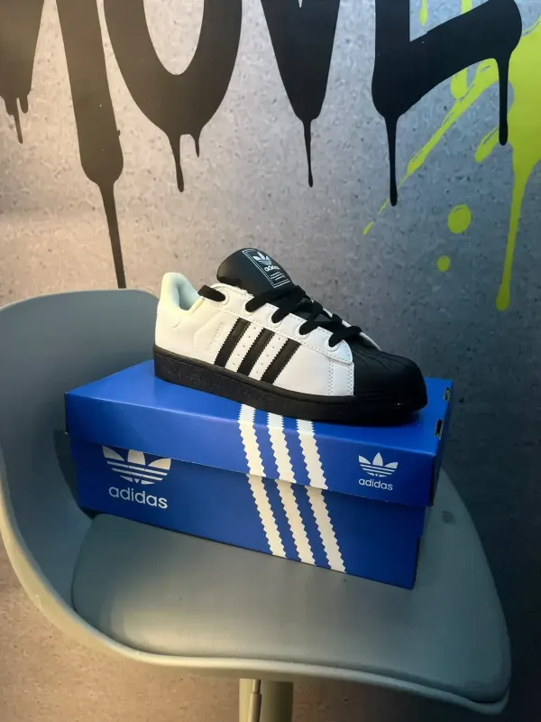 Adidas panda