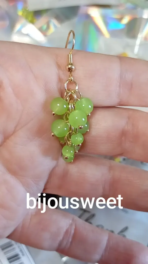 PENDIENTES UVAS