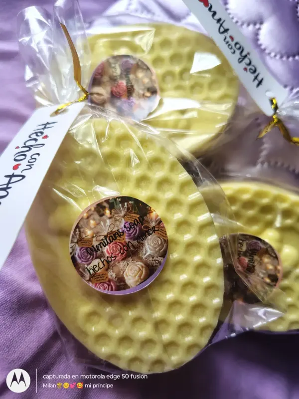 Jabón artesanal de azufre y aceite de coco