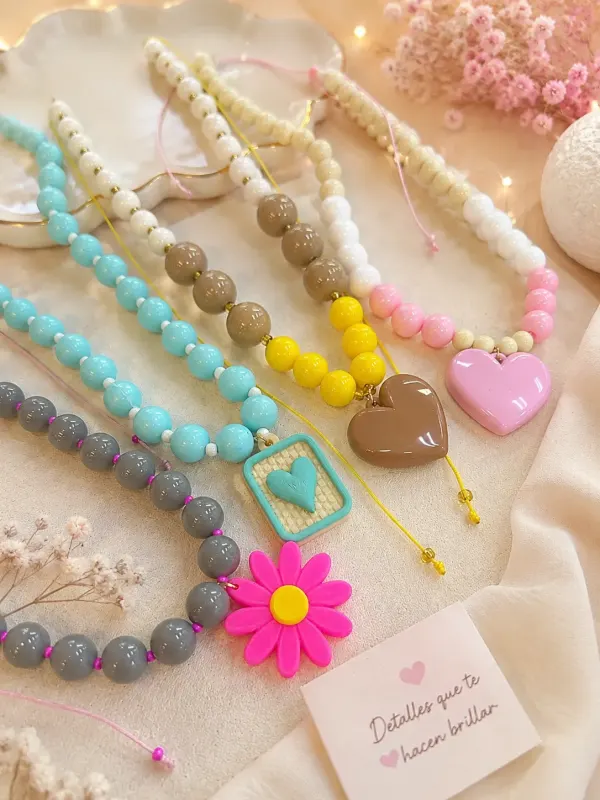 Collar bola chicle