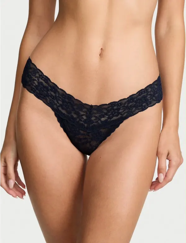 Thong de encaje negro best seller de VS - el favorito de todas!