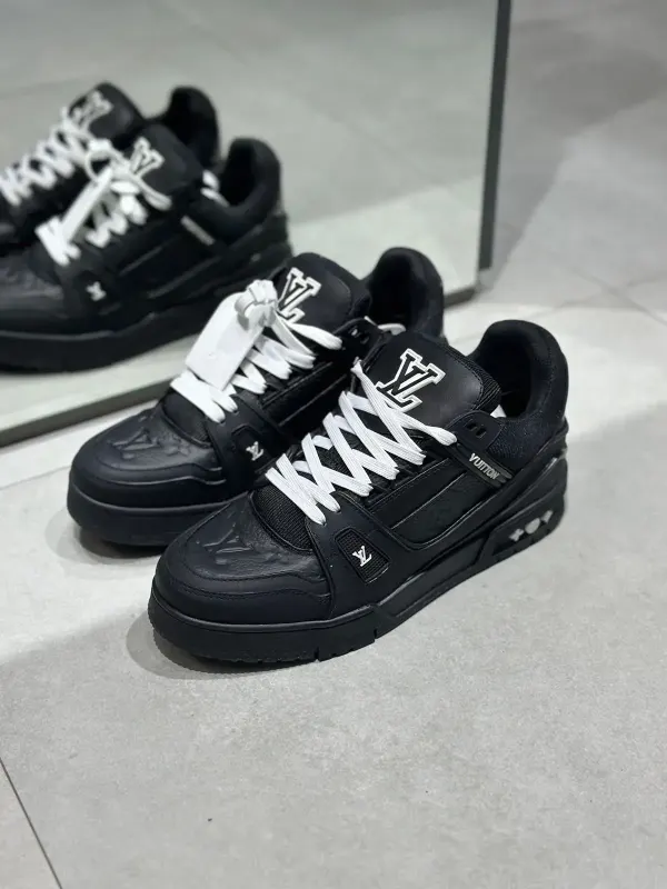 LOUIS VUITTON TRAINER MEN
