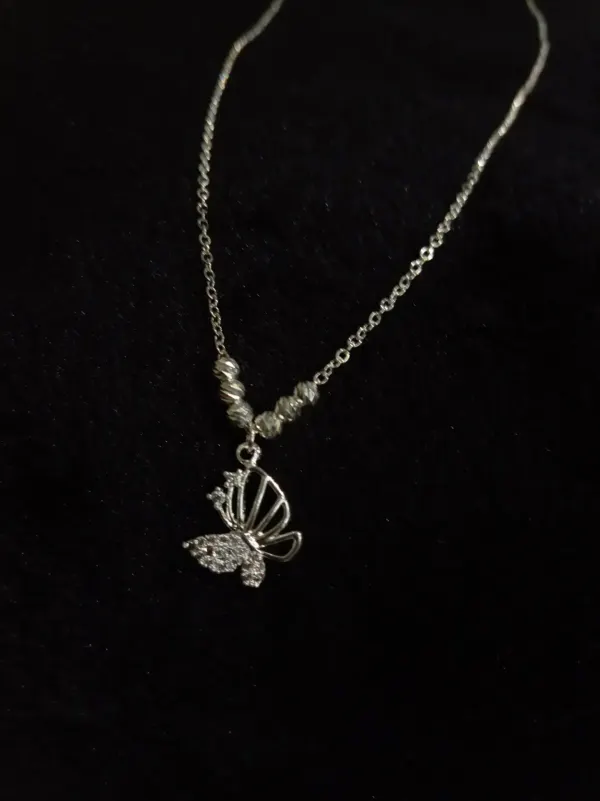 Gargantilla dije de mariposa