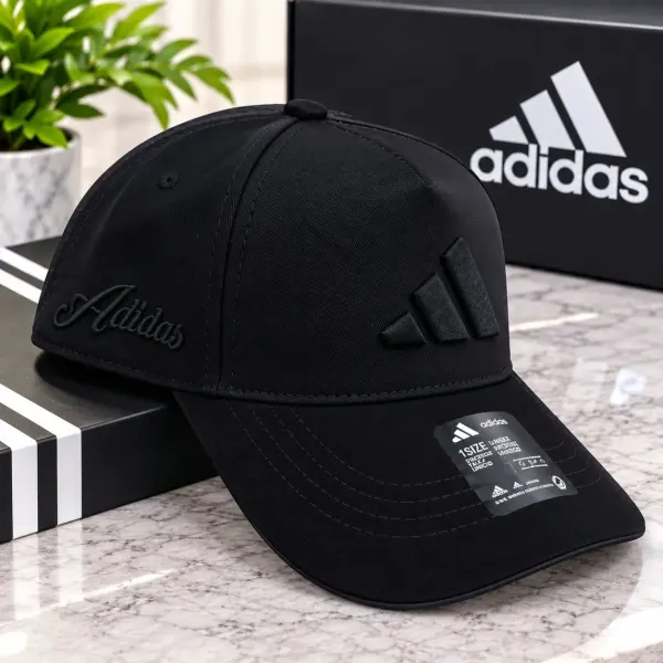 GORRA NEGRA ADIDAS NEGRA BORDADO EN RELIEVE