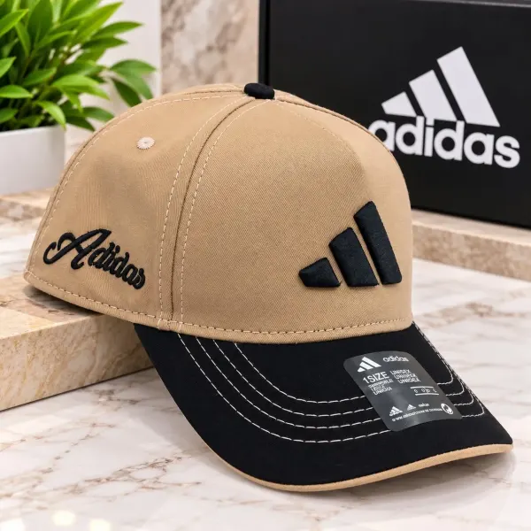 GORRA ADIDAS MARRÓN/NEGRO BORDADO EN RELIEVE