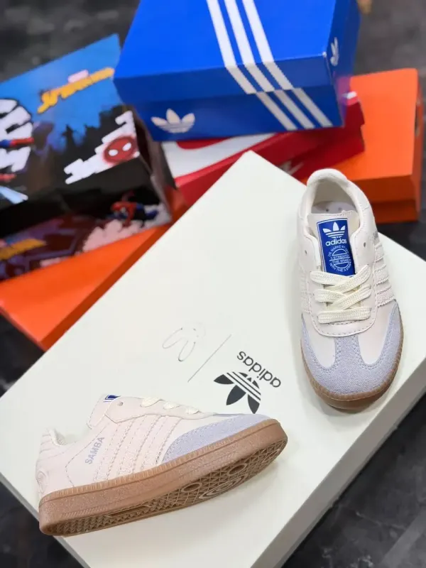 Zapatillas de niña