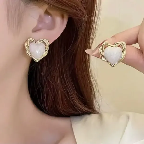 Elegantes Aretes de Corazón ✨💖