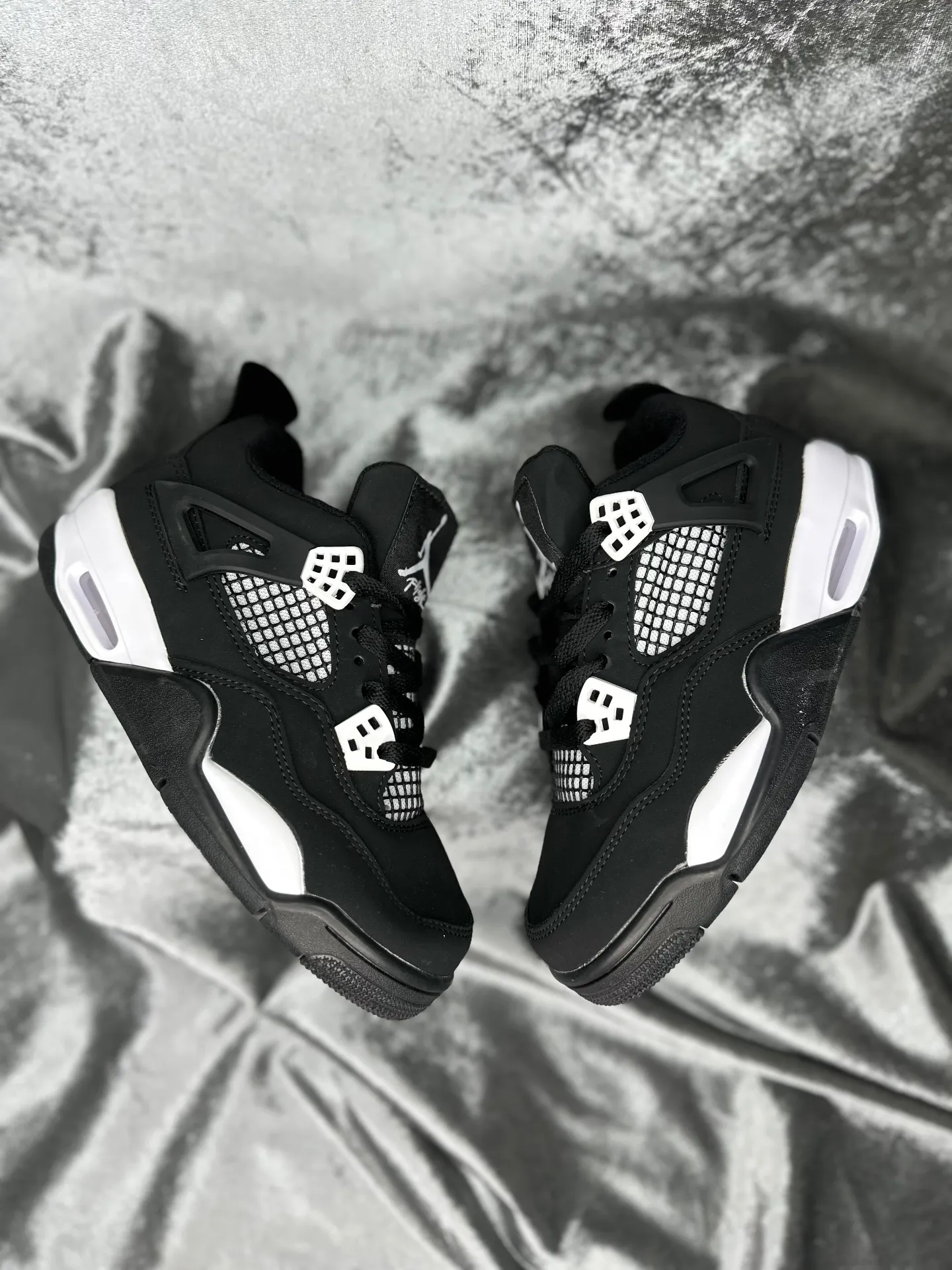 JORDAN RETRO 4