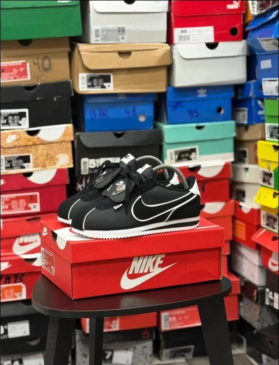 NIKE CORTEZ NEGRO BLANCO HOMBRE