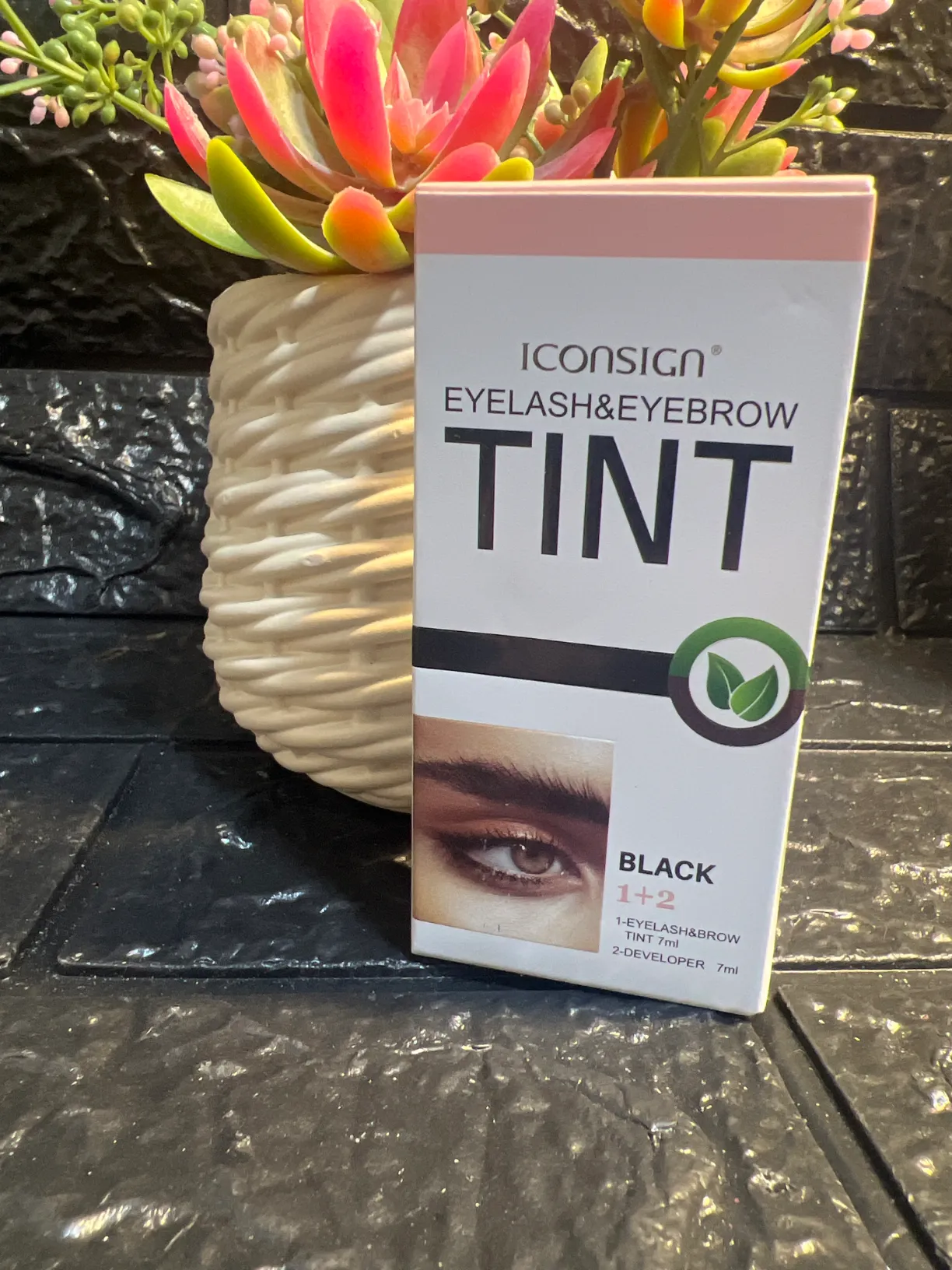 Tinte negro para cejas y pestañas