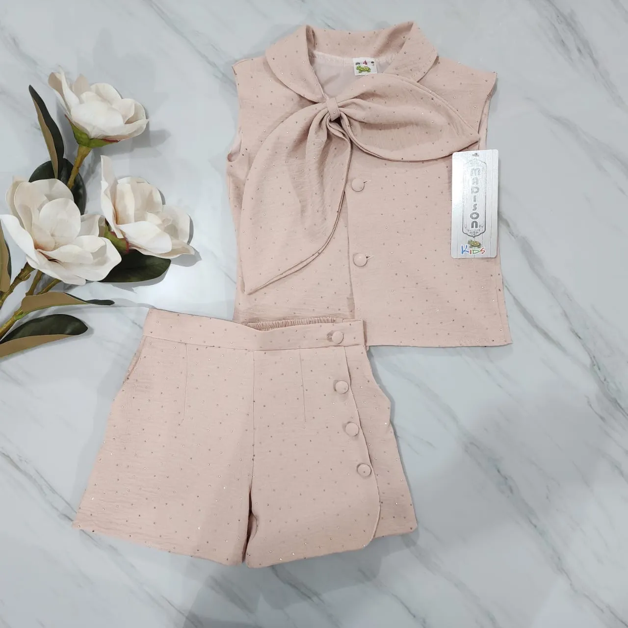 CONJUNTO ELEGANTE CON PAÑOLETITA ??