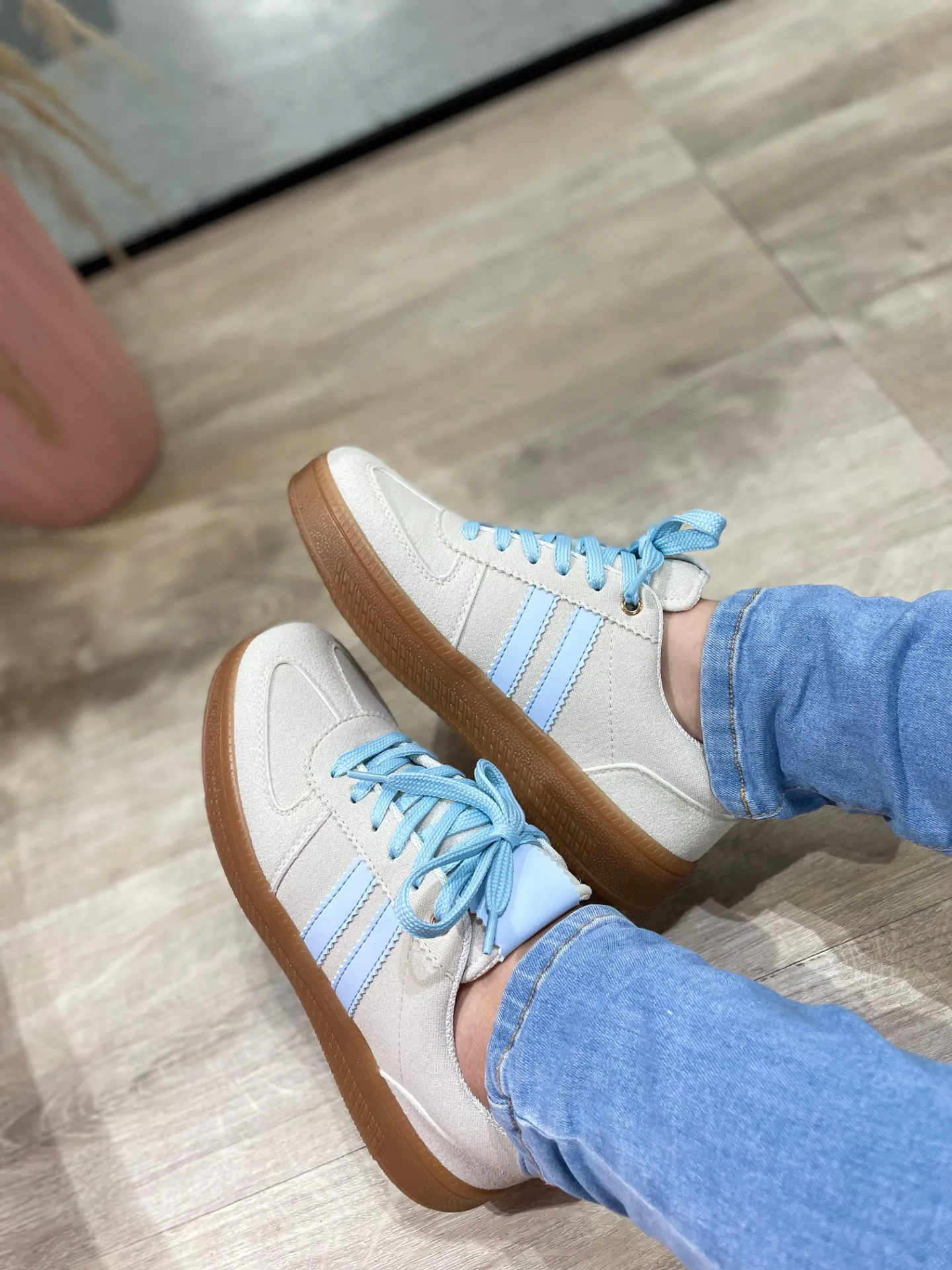 Tenis cielo azul