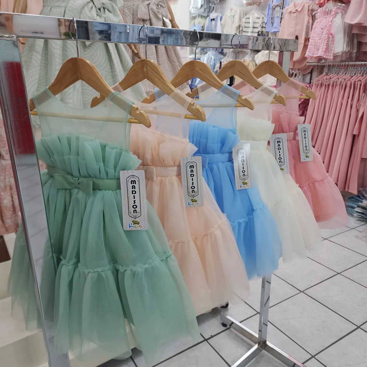 Vestido elegante abanicos ?