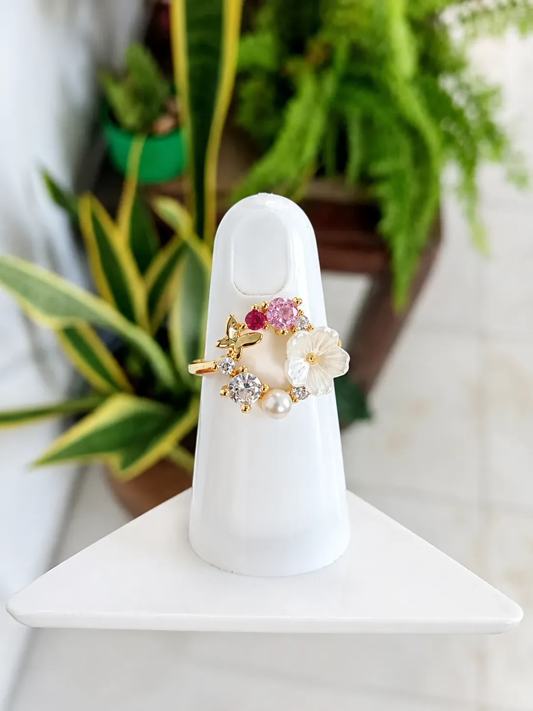 Anillo flor mariposa-bronce con baño de oro