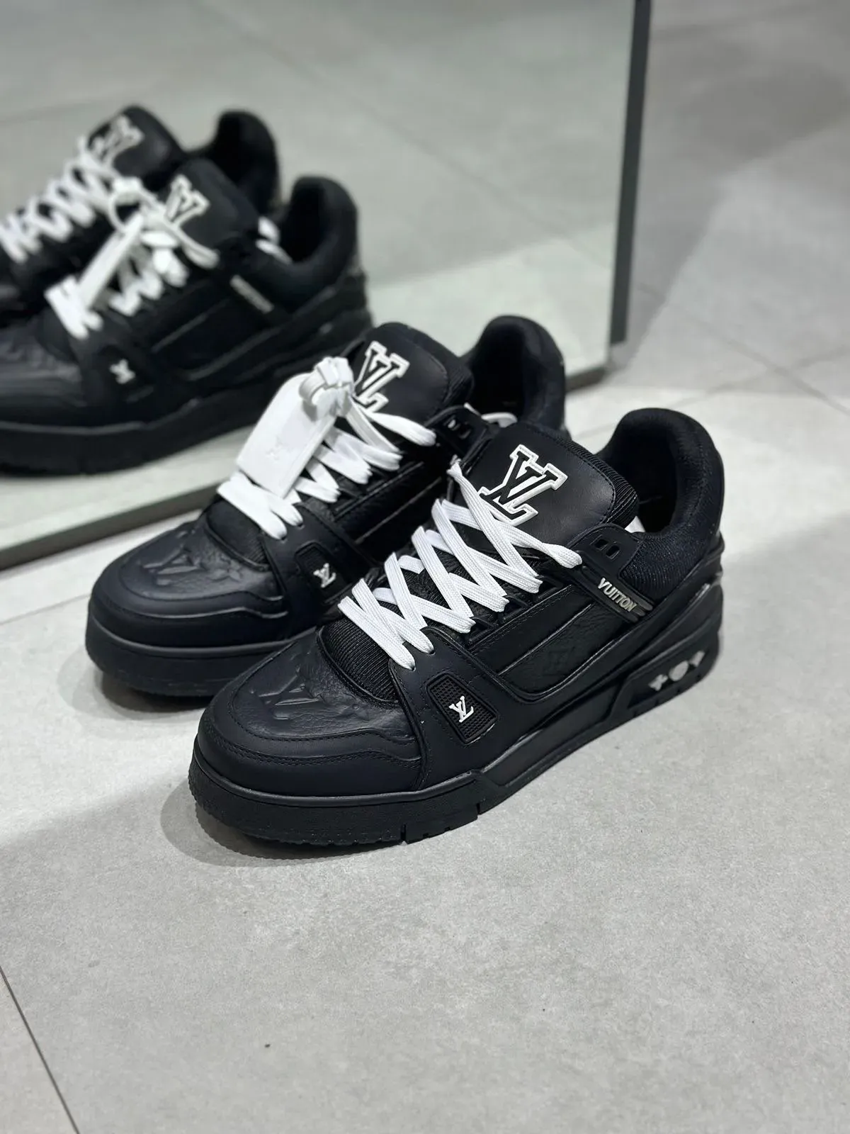 LOUIS VUITTON TRAINER MEN