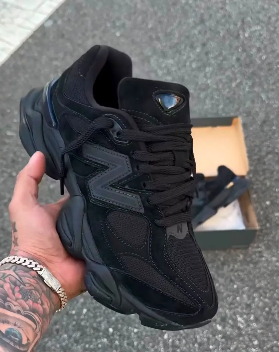 NEW BALANCE 9060 BLACK MEN