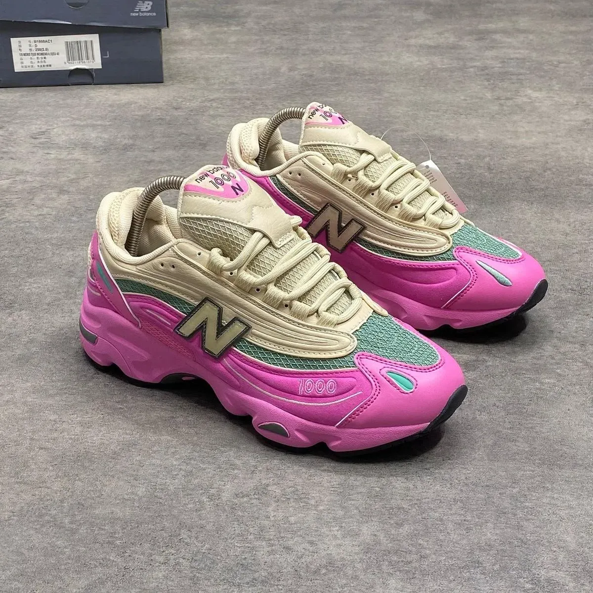 New Balance 1000