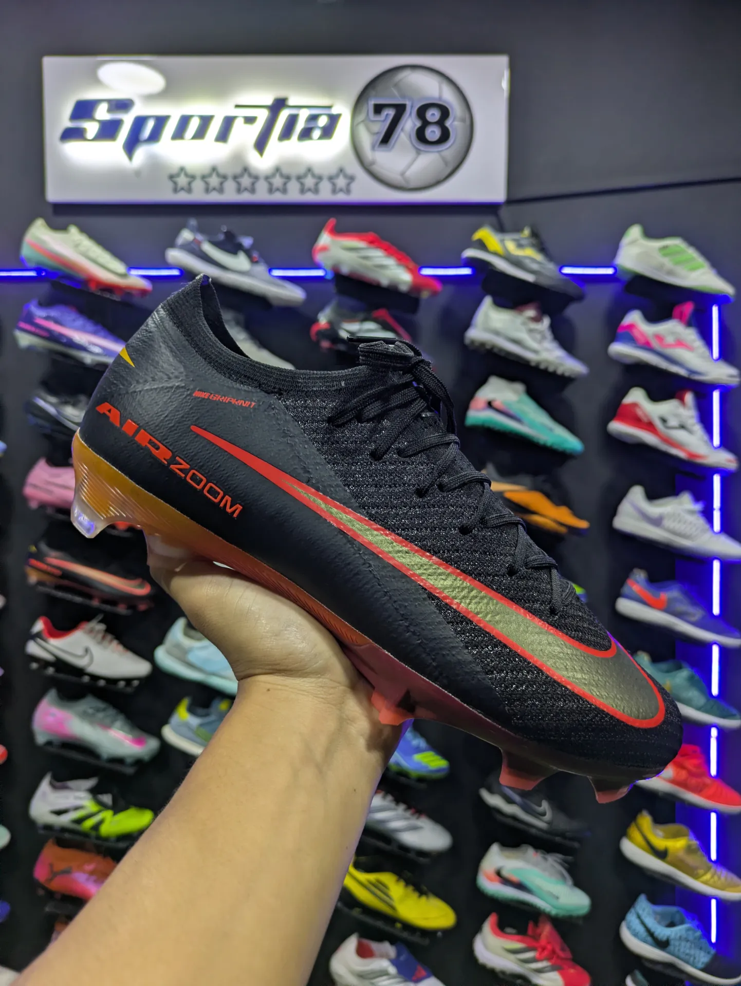 Mercurial Vapor 16 / Negro-Naranja