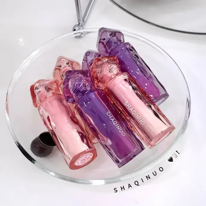 Light Nud Lip Polish Shaquinuo
