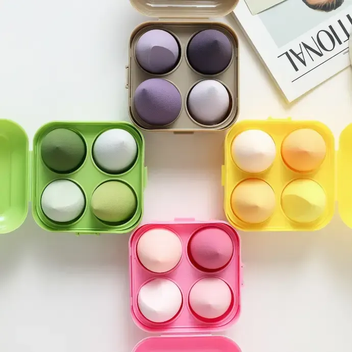 Juego de 4 Esponjas de Maquillaje con Almacenamiento