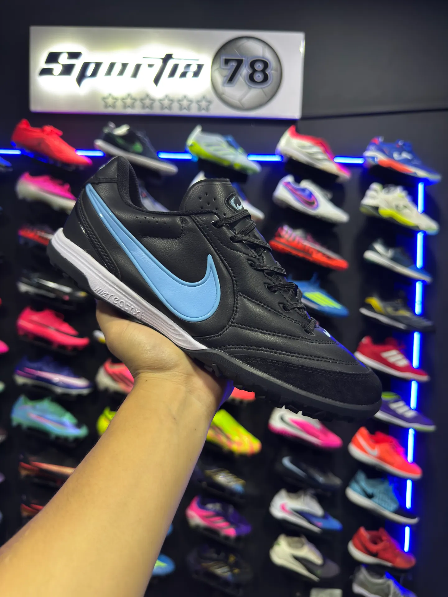 Tiempo Ligera TF / Negro-Celeste