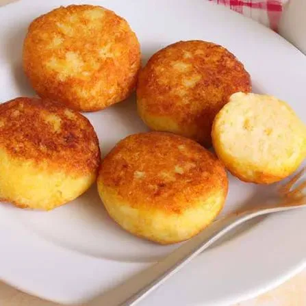 Buluelo de queso y huacataya