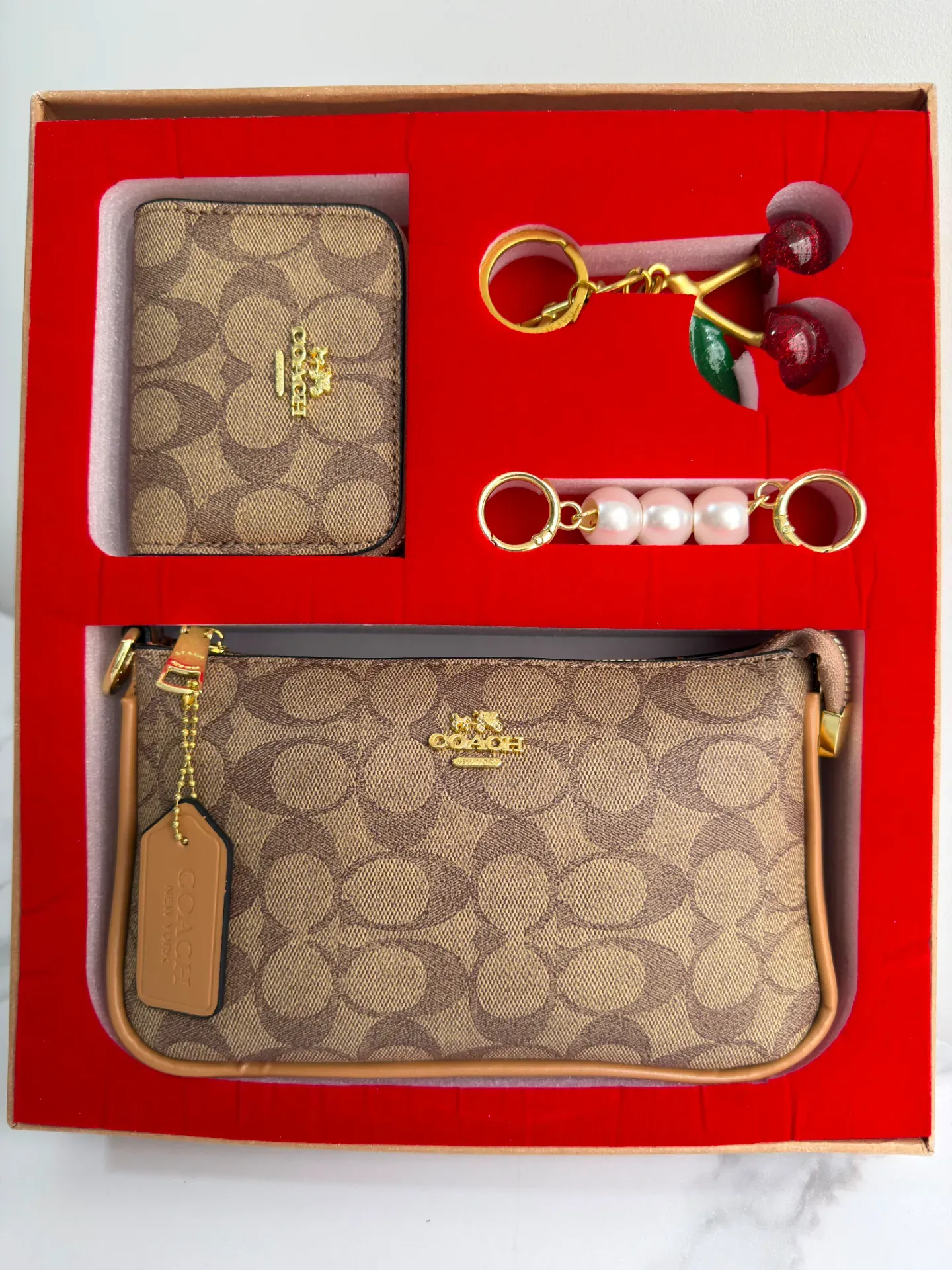 Set Coach Monograma Beige de Bolso, Billetera y  Llavero