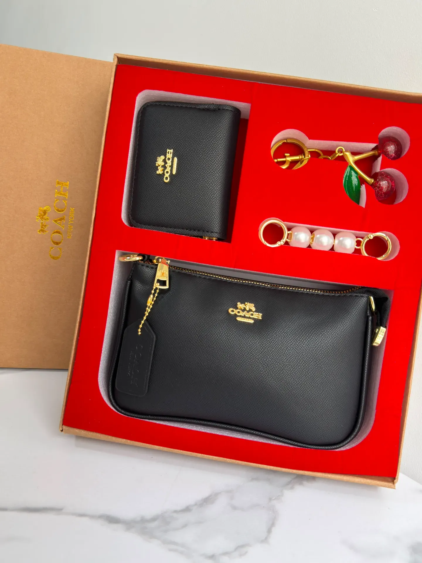 Set Coach Negro de Bolso, Billetera y  Llavero