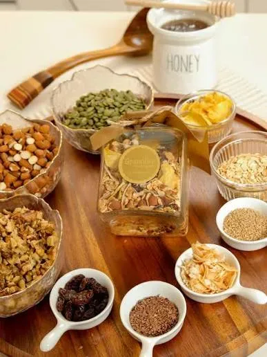 Orden de Granola artesanal, avena o variedad de Cereal