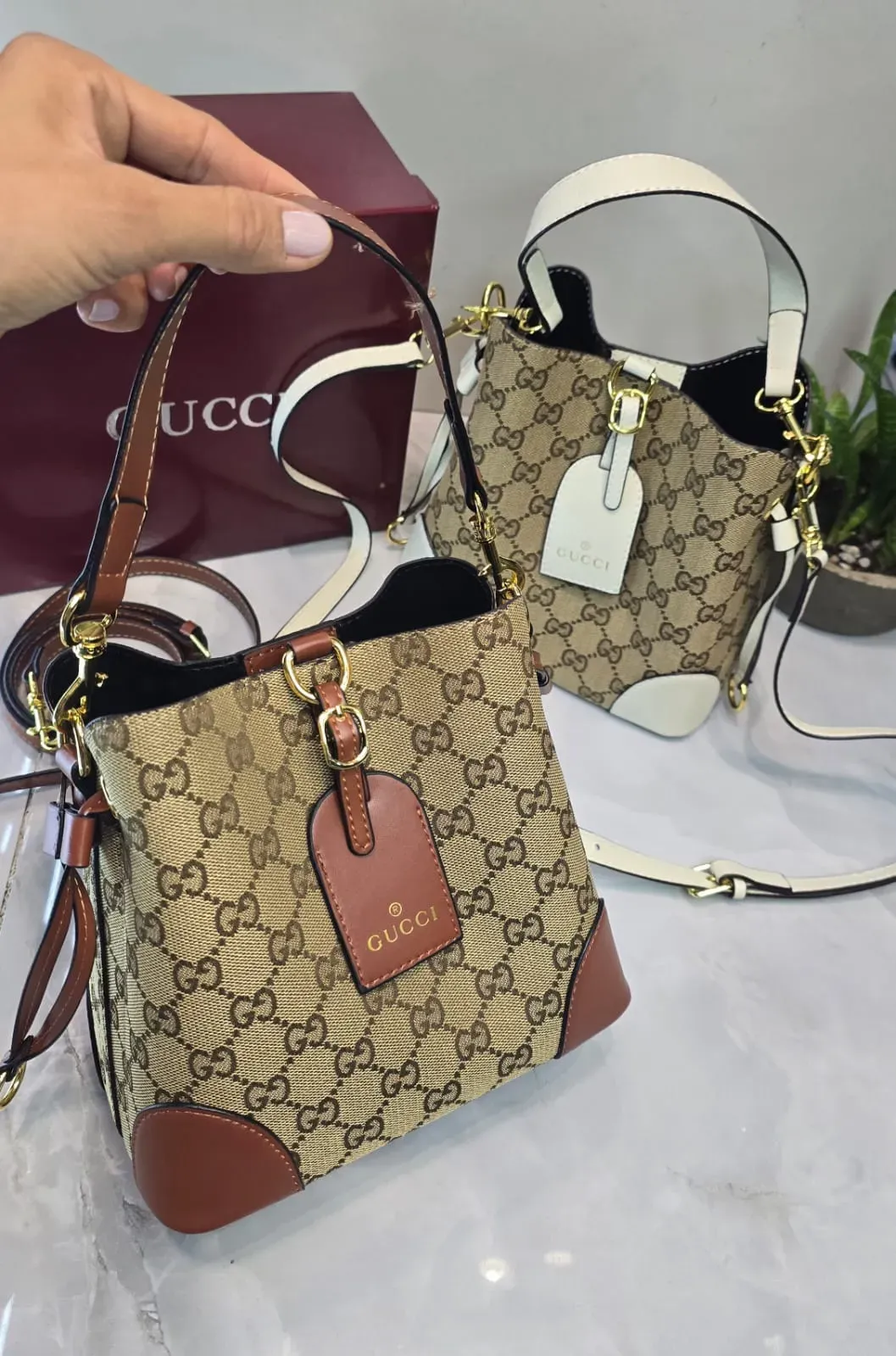 Bolso Bucket Monograma Beige